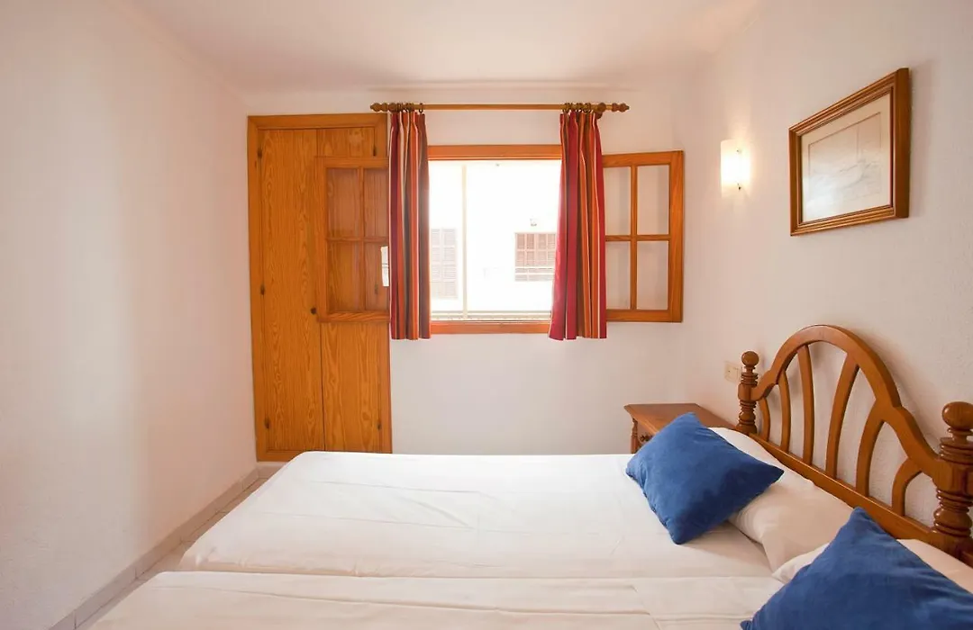 Apartamentos Sol y Mar-1